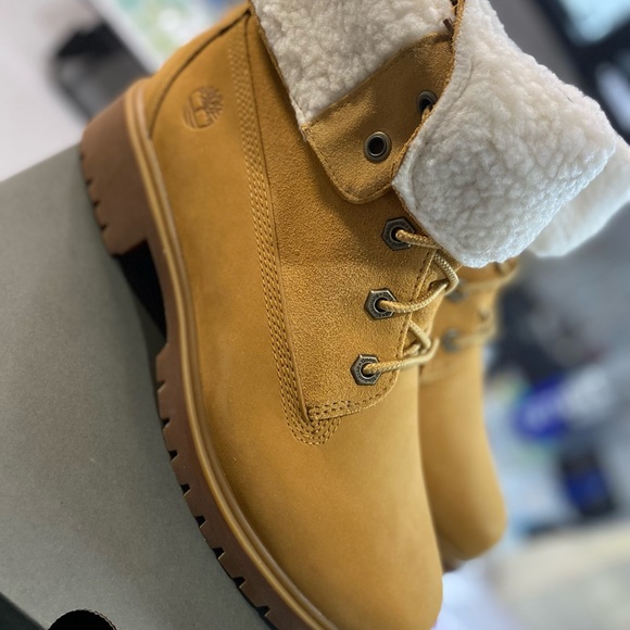 Ladies Timberland Jayne boots - Picture 3 of 6